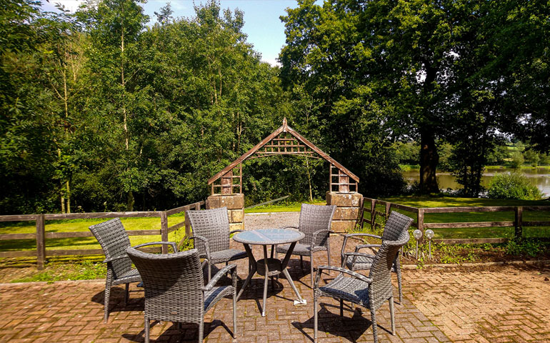Lakeside Lodge