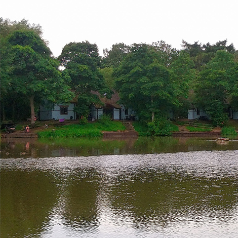 Accommodation at Lonsdale Park