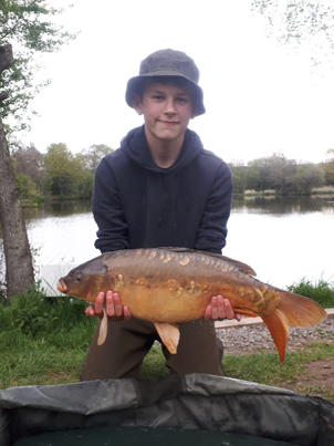 Catch fish at Lonsdale Park