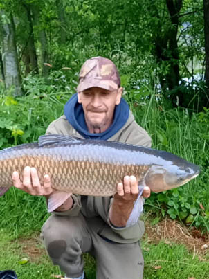 Catch fish at Lonsdale Park